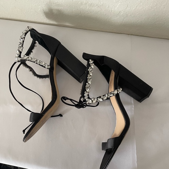 Thamar Embellished Sandal by Jewel Badgley Mischka size 10 - Picture 4 of 6